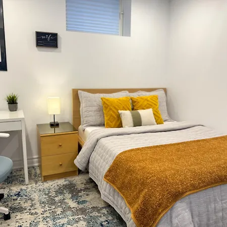 The Khan Villa Whitby Room photo